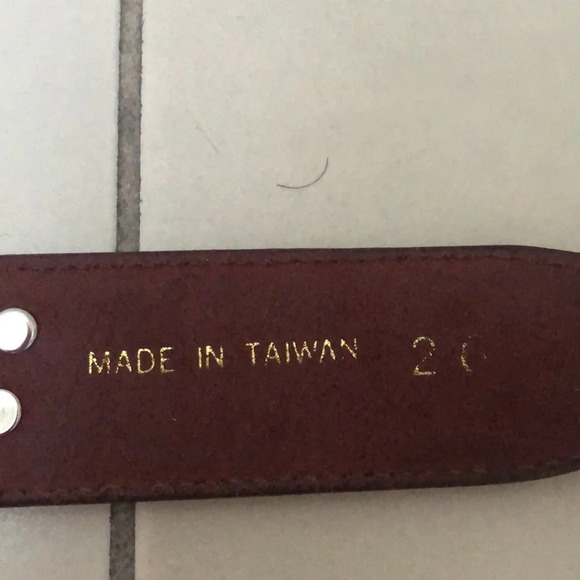 Vintage Warner Bros Brown Leather Looney Tunes Characters Belt Taiwan 1993 - Picture 4 of 5